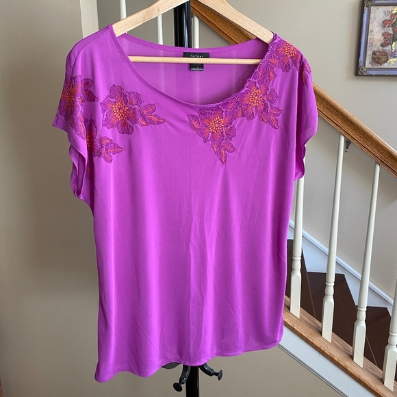 NATORI Short Sleeve 2 Piece Semi Sheer Floral Lace Detail Set Magenta Size M - Picture 3 of 15